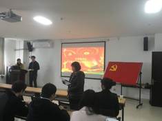 clip_image004.jpg 刘书记宣读新党员名单